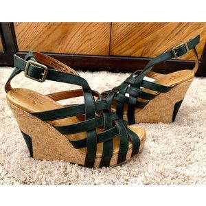 Black Leather Ankle Strap Platform Sandal NWOT Sz7